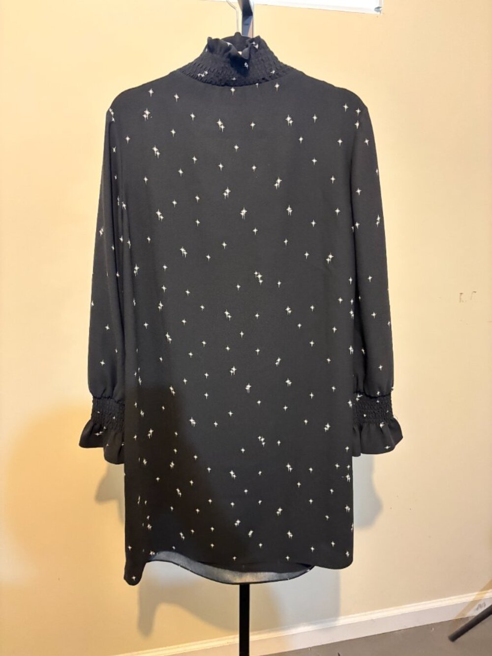 Hobbs London Luna Black Star Print Ruffle Tie Neck Long Sleeve Dress - Picture 12 of 14